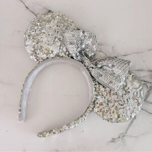 Disney Silver Sequin Mouse Ears Headband GUC